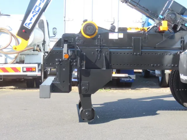 リアジャッキは油圧式です。|日野 プロフィア 2DG-FS1AHEの写真10