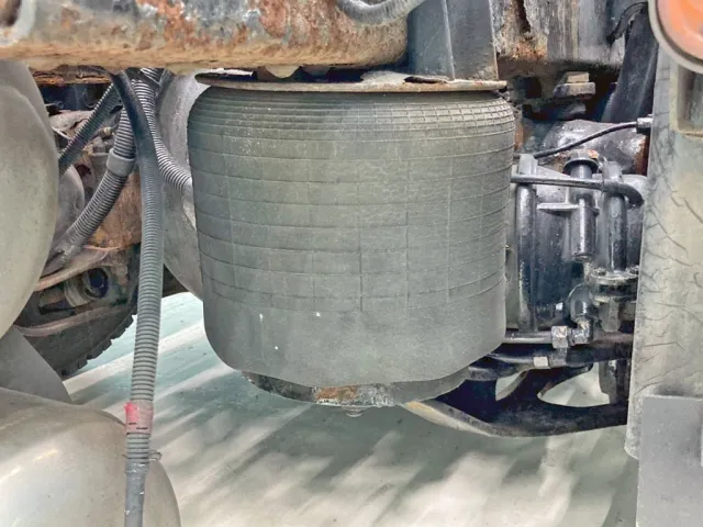 エアサスです。|日野 プロフィア KS-SH1EDJGの写真7