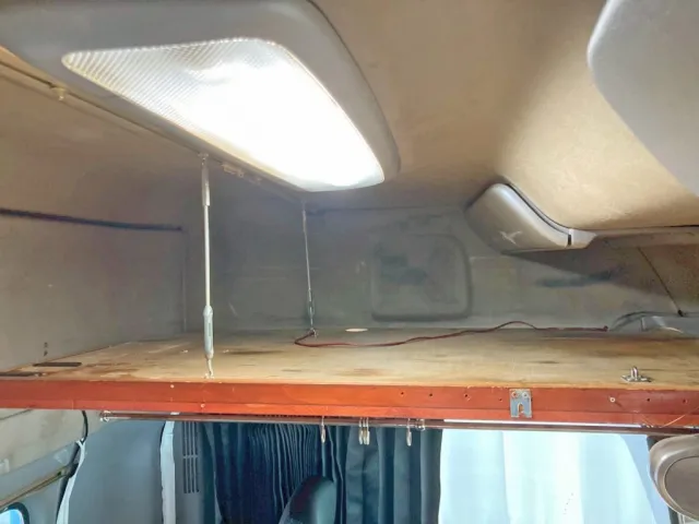 助手席上部に棚が付いています。|日野 プロフィア KS-SH1EDJGの写真13