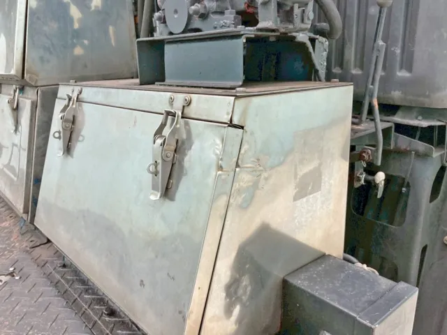 運転席側の工具箱にヘコミがあります。|日野 プロフィア KS-SH1EDJGの写真17