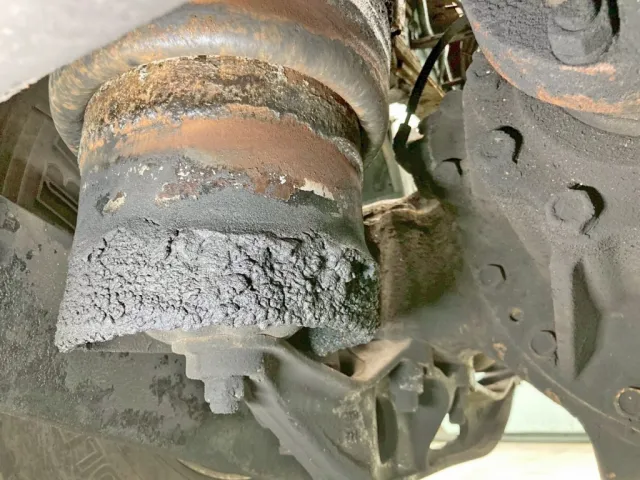 前方運転席側エアサスの状態です。|日野 プロフィア KS-SH1EDJGの写真31