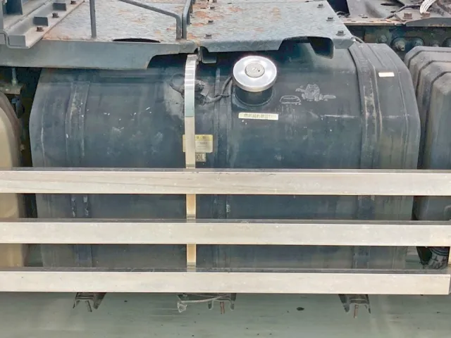 燃料タンクは400Lです。|日野 プロフィア KS-SH1EDJGの写真41