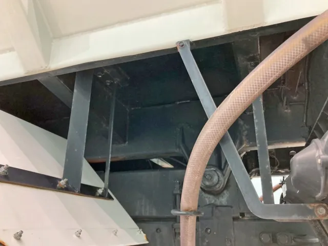 シャーシとネタの状態です。(縦ネタ・横ネタは鉄製です)|三菱 スーパーグレート 2PG-FU70GYの写真6