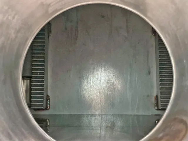 排出口の内扉を閉めた状態です。(横のハンドルで開閉します)|三菱 スーパーグレート 2PG-FU70GYの写真18