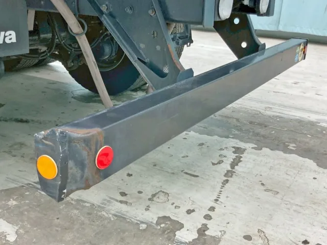 リヤバンパー助手席側にヘコミがあります。|三菱 スーパーグレート 2PG-FU70GYの写真20