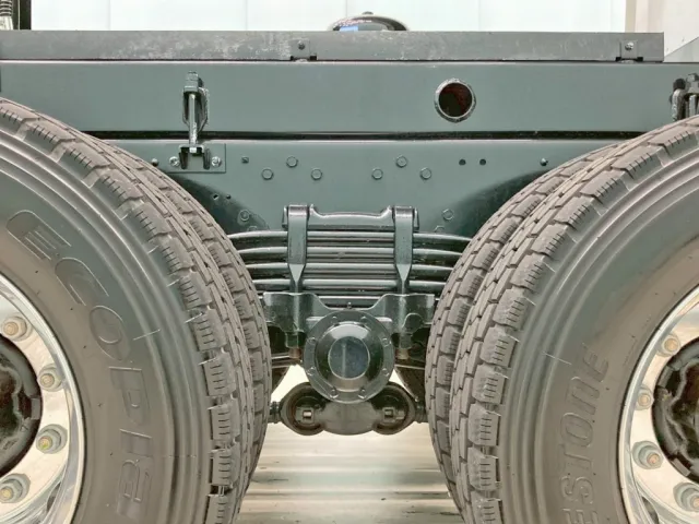 リーフサスです。|三菱 スーパーグレート 2PG-FV80VYの写真5