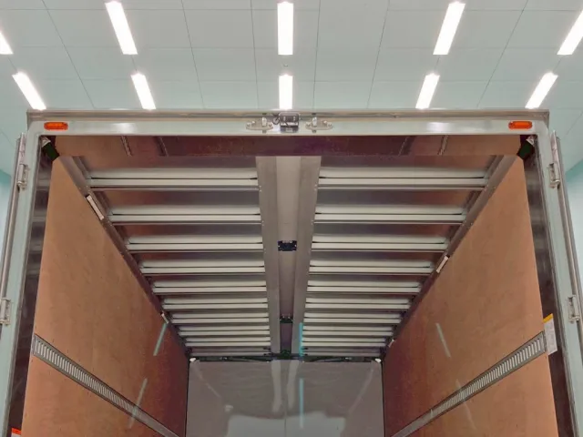 センタービームレスです。|三菱 ファイター 2KG-FK65F(2WD)の写真10