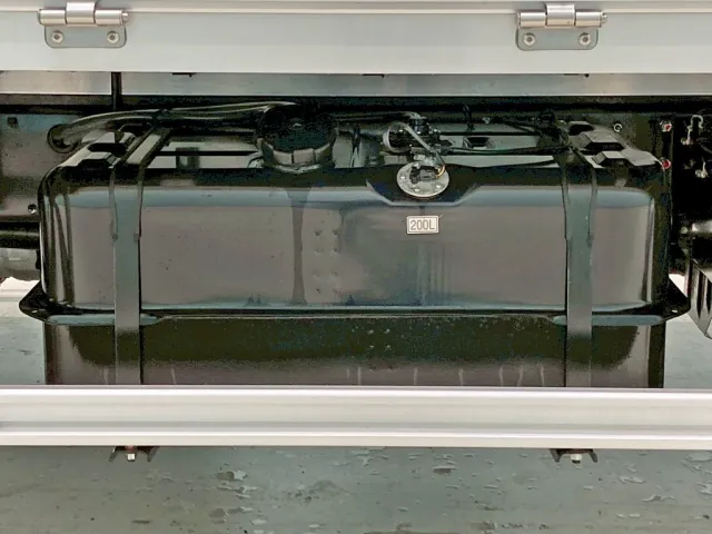 燃料タンクは200Lです。|三菱 ファイター 2KG-FK65F(2WD)の写真15