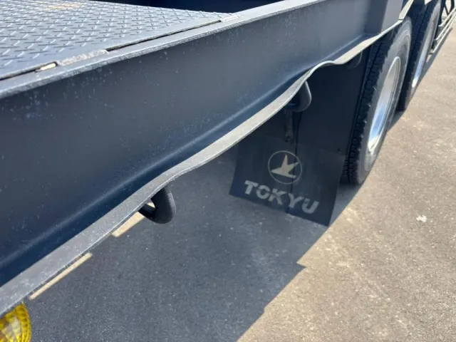 右後ろサイドレール曲がりあります。|東急  TF28H7B2の写真14