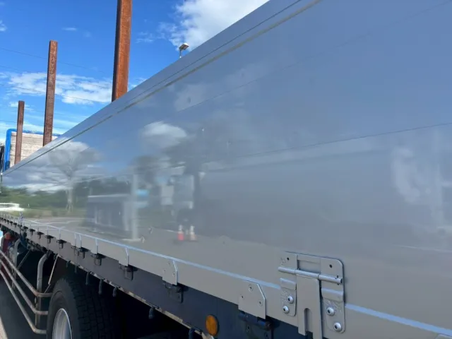 アオリにヘコミ傷あります。|三菱 スーパーグレート QKG-FV54VZの写真18