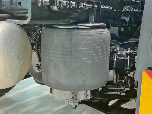 エアサスです。|日野 プロフィア 2DG-SH1AGGGの写真5