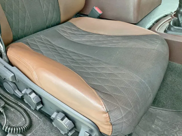 運転席座面にヘタリがあります。|日野 プロフィア 2DG-SH1AGGGの写真9