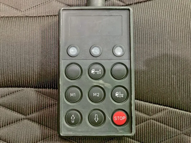 エアサスのコントローラーです。|日野 プロフィア 2DG-SH1AGGGの写真24