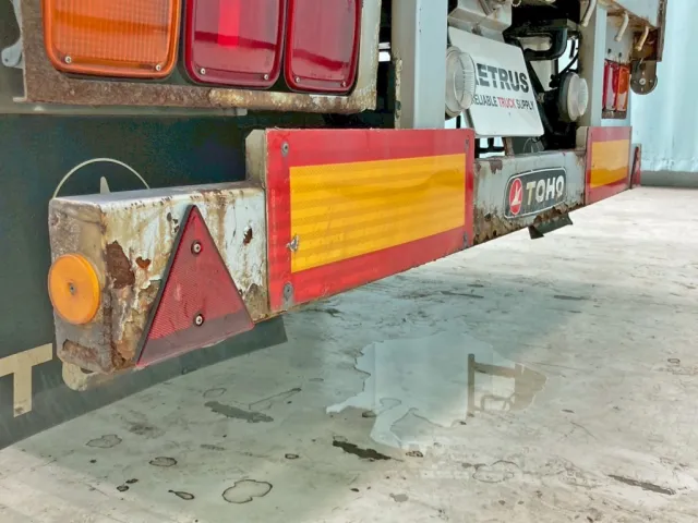 リヤバンパーの助手席側にキズ・サビがあります。|東邦  TE36H5N3Sの写真29