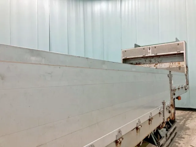 運転席側アオリ中央上部にヘコミがあります。|東邦  TE36H5N3Sの写真37