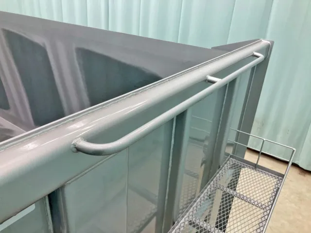 プロテクター前方上部にバーが付いています。|フルハーフ  KFKGF340Wの写真12