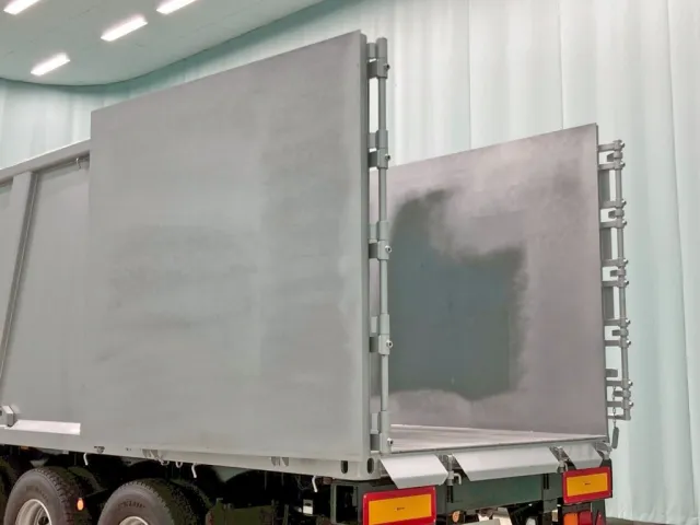 リヤゲートは片開き式です。|フルハーフ  KFKGF340Wの写真14