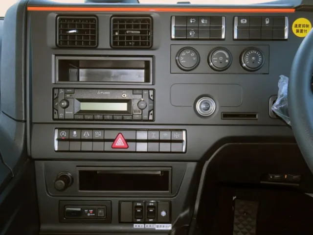 パネル周りの状態です。|三菱 スーパーグレート 2PG-FV80VZの写真32