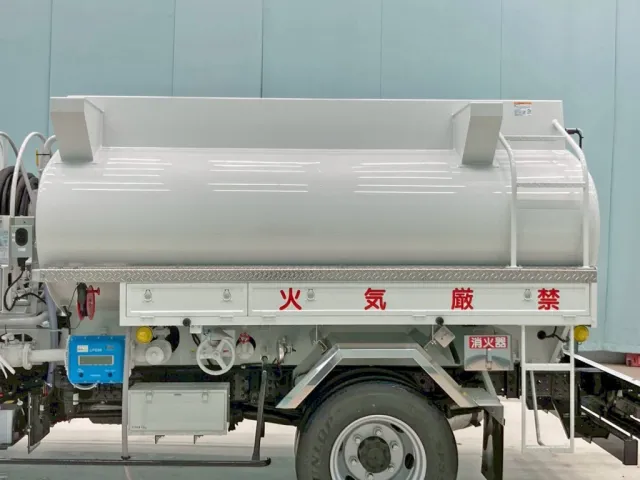 タンクの外観状態です。(助手席側)|三菱 キャンター 2PG-FEB90(2WD)の写真12