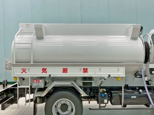 タンクの外観状態です。(運転席側)|三菱 キャンター 2PG-FEB90(2WD)の写真13