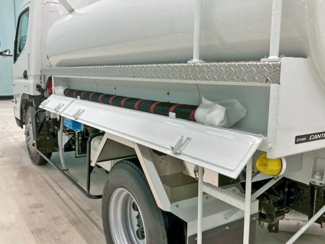 助手席側のホースです。|三菱 キャンター 2PG-FEB90(2WD)の写真14