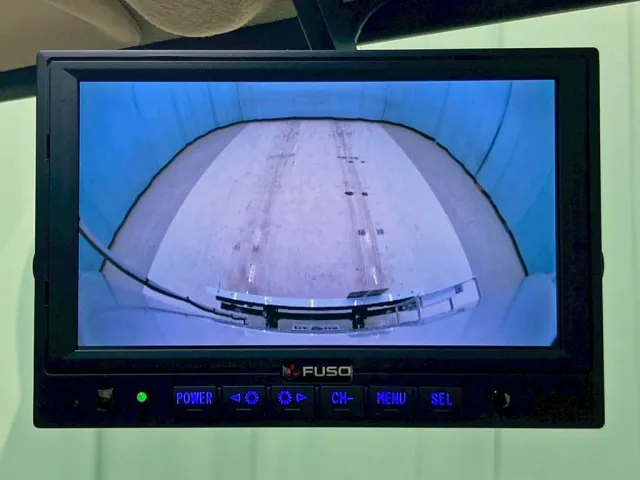 液晶バックモニター付きです。|三菱 キャンター 2PG-FEB90(2WD)の写真30