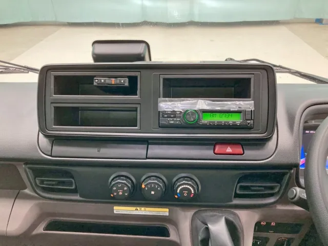 インパネ周りの状態です。|三菱 キャンター 2PG-FEB90(2WD)の写真31