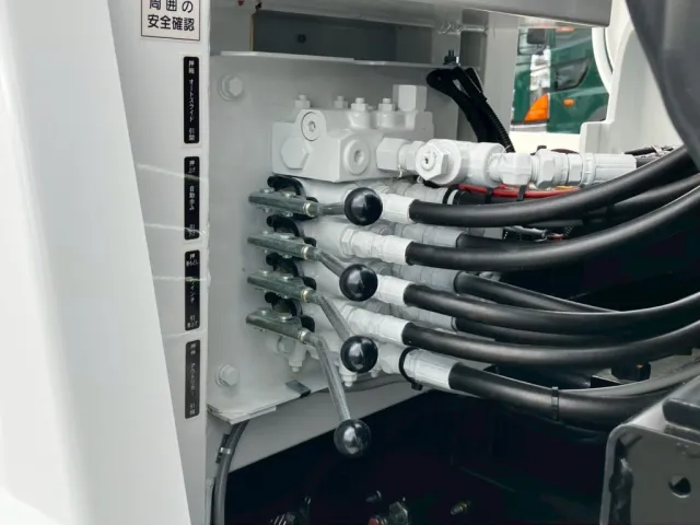 日野 プロフィア 2DG-FW1AHCの写真17