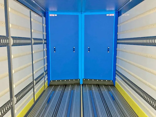 仕切り板使用時の状態です。|日野 プロフィア 2DG-FW1AHCの写真23