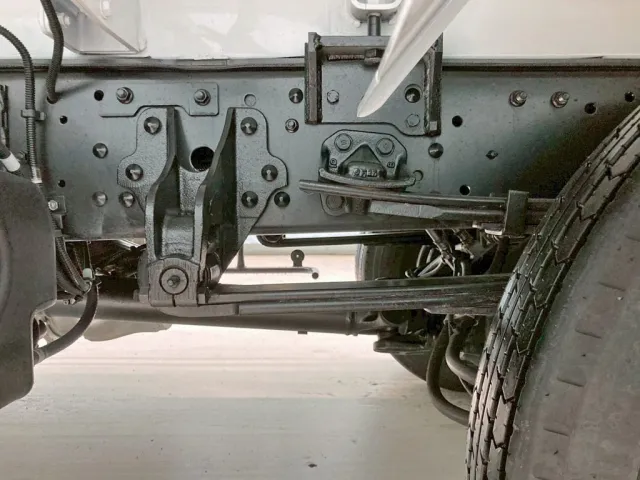 リーフサスです。|三菱 ファイター 2KG-FK62F(2WD)の写真5