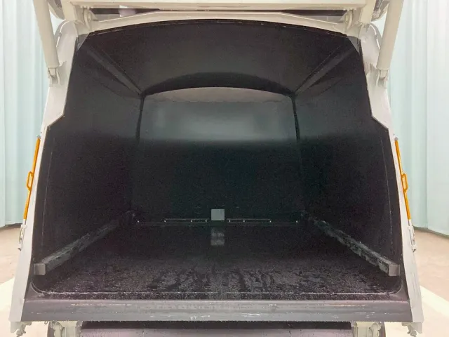 タンク内部の状態です。|三菱 ファイター 2KG-FK62F(2WD)の写真11