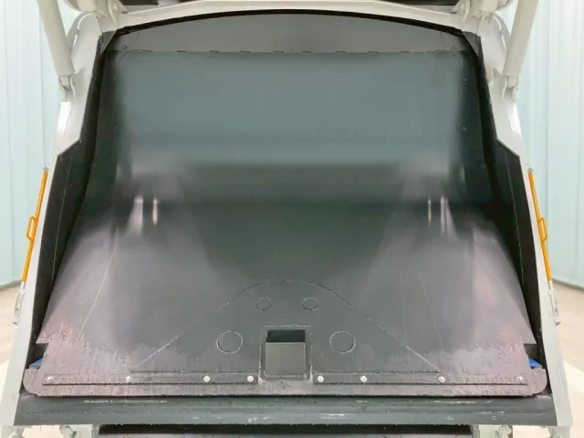 排出板の状態です。|三菱 ファイター 2KG-FK62F(2WD)の写真12