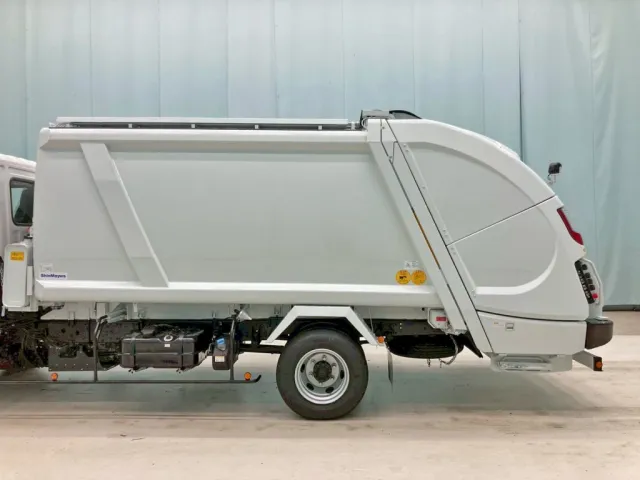 タンクの外観状態です。(助手席側)|三菱 ファイター 2KG-FK62F(2WD)の写真20