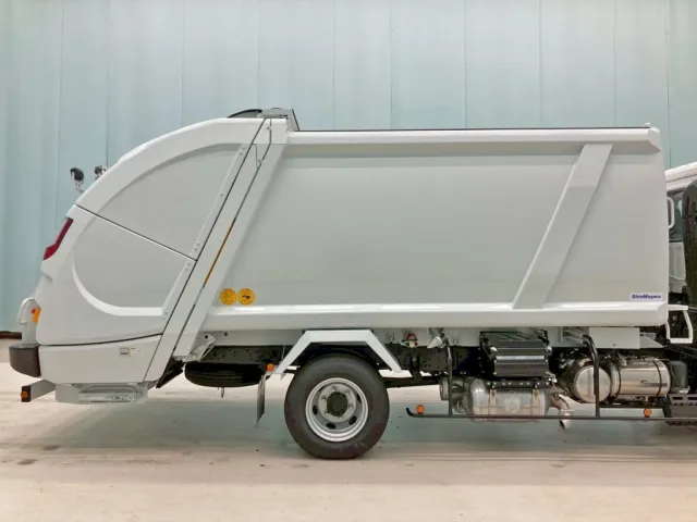 タンクの外観状態です。(運転席側)|三菱 ファイター 2KG-FK62F(2WD)の写真21