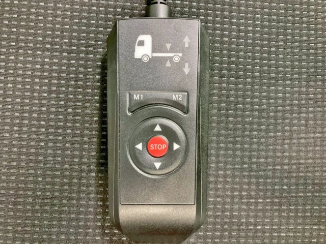 エアサスのコントローラーです。|三菱 ファイター 2KG-FK65F(2WD)の写真17