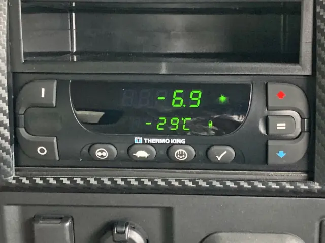 冷凍機は、-29℃設定(低温仕様) 22.2℃スタート 2Hで‐6.9℃確認済みです。|日野 プロフィア 2DG-FW1AHCの写真19