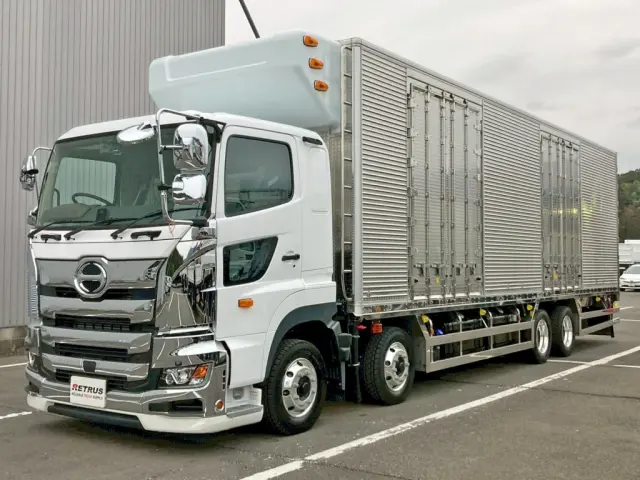 フロント周り、メッキパーツで飾っています|日野 プロフィア 2DG-FW1AHCの写真1