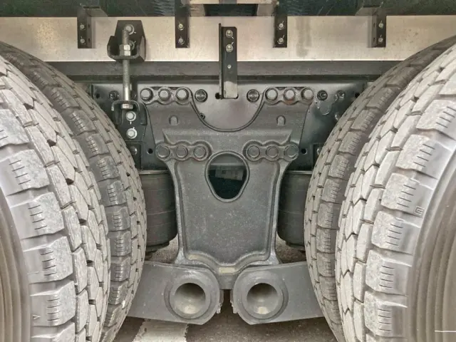 エアサスです。|日野 プロフィア 2DG-FW1AHCの写真5