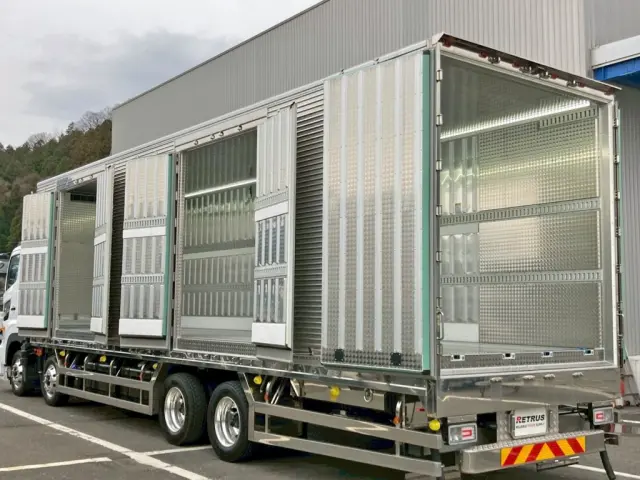 サイドドア・リヤドアを全て開いた状態です。|日野 プロフィア 2DG-FW1AHCの写真27