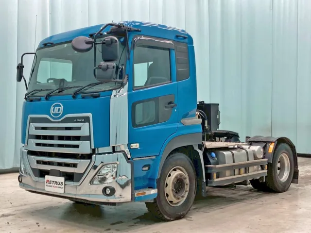 フロント周り、メッキパーツで飾っています。|UDトラックス クオン 2PG-GK5AADの写真1