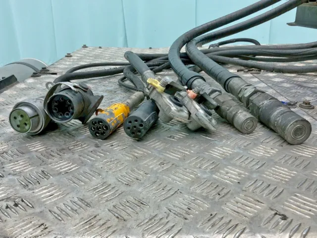 接続コネクター類です。|UDトラックス クオン 2PG-GK5AADの写真11