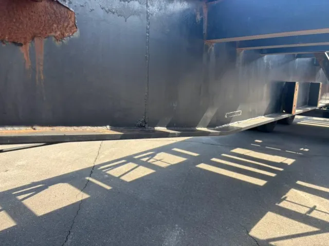 左側シャーシの状態です(工具箱取り外し跡あります）|日通  NT2210の写真7