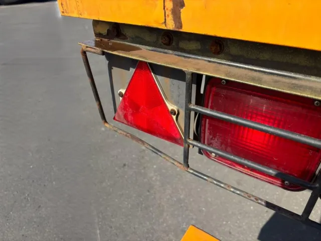 左テールランプ枠曲がりあります。|日通  NT2210の写真19