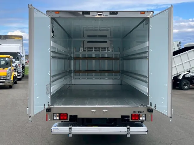 リヤドアは90度ストッパー付きです。|日野 レンジャー 2KG-FD2ABG(2WD)の写真9