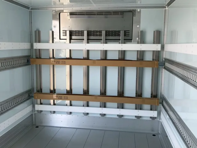 冷凍機の吹き出し口です。|日野 レンジャー 2KG-FD2ABG(2WD)の写真11