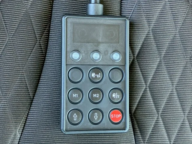 エアサスのコントローラーです。|日野 レンジャー 2KG-FD2ABG(2WD)の写真25