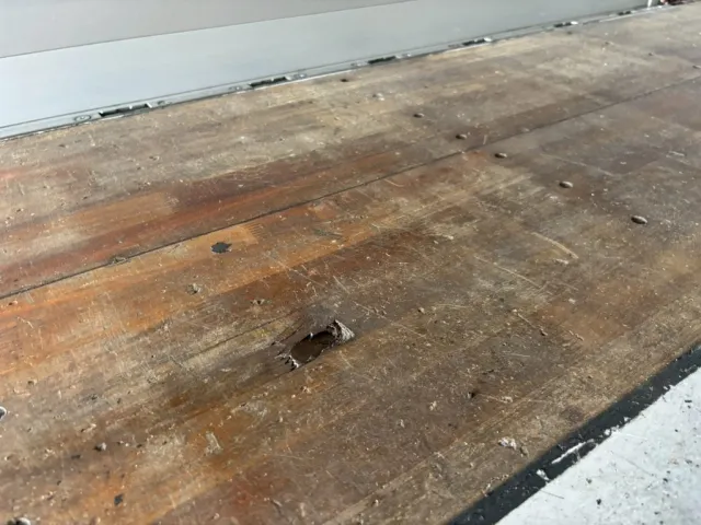 床板にヘコミあります。|トレクス  PFB34116改の写真17