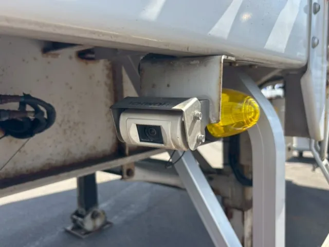 運転席側にカメラが付いています。|トレクス  PFB34116改の写真32