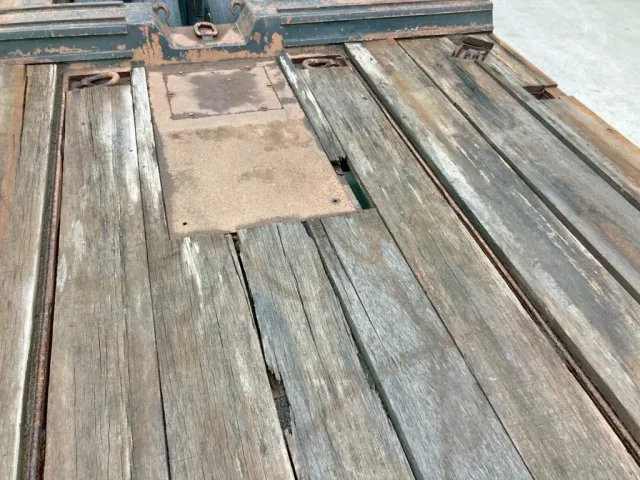 床板後方中央部に割れがあります。|花見台  HFP305の写真17