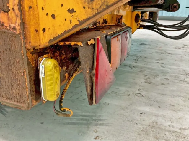 助手席側三角板ステーに曲がりがあります。|花見台  HFP305の写真21